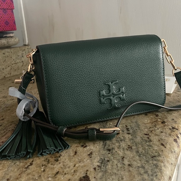 New thia Tory Burch crossbody 🥰 - Picture 2 of 5